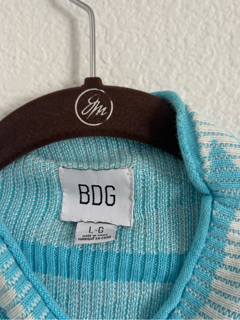 BDG Urban Outfitters Size Large Blue Polar Bear Ribbed Cropped Sweater - Picture 2 of 4